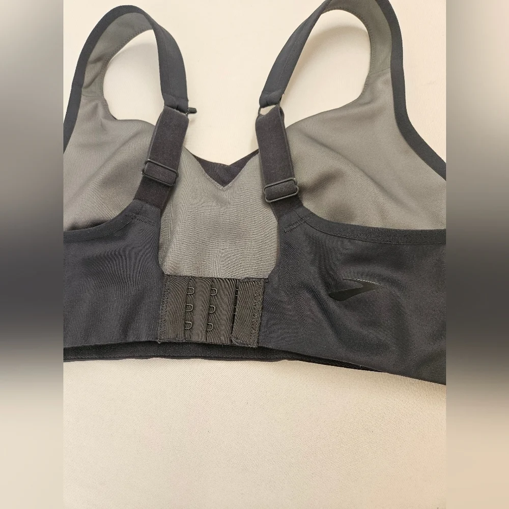 Brooks- Women's Black Sports Bra Sz 32D - Picture 12 of 12